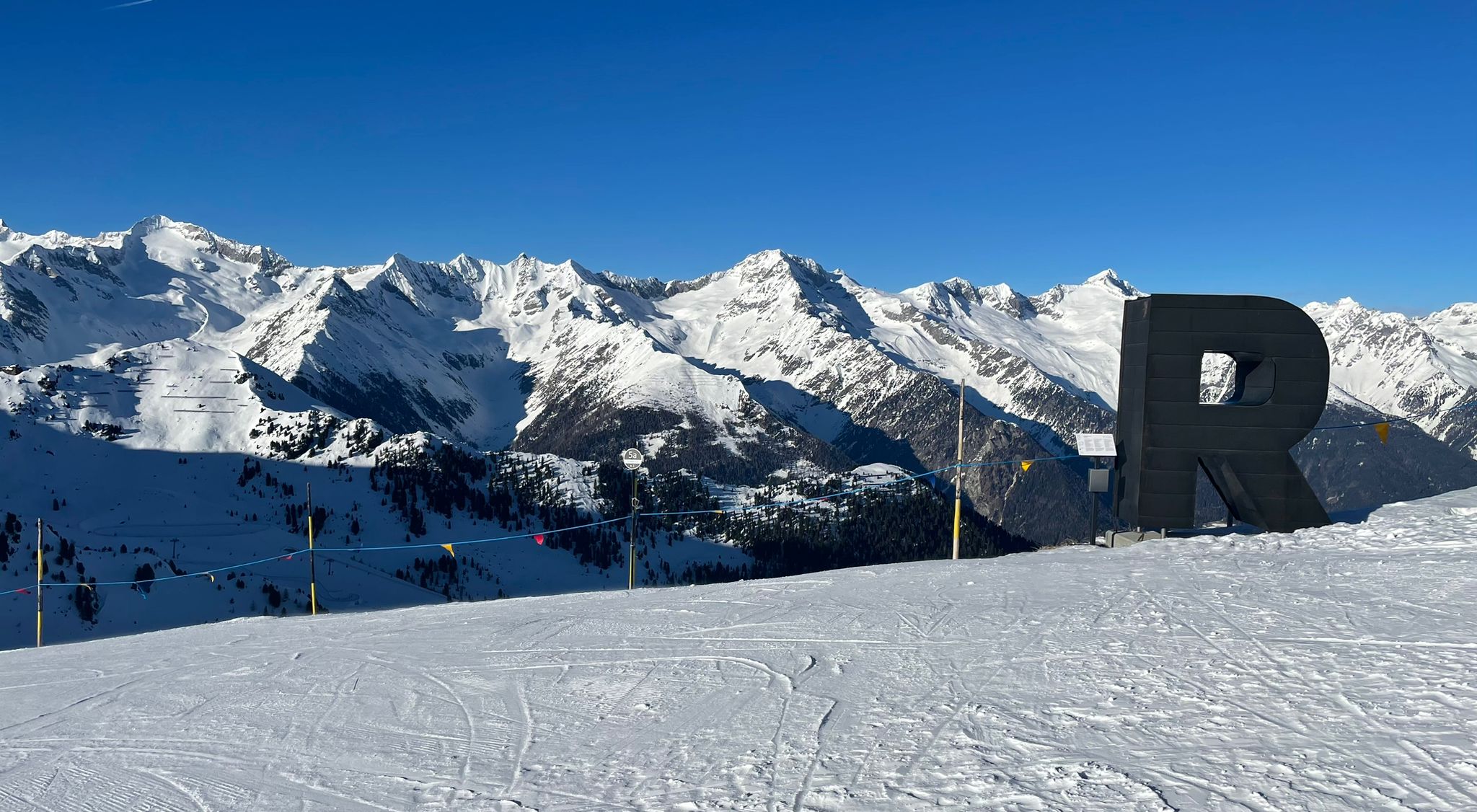 Panorama Abfahrt (schwarze Piste) mit Curt