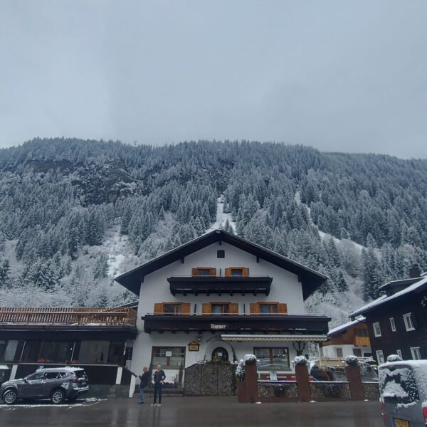 Partener-Hof im Schnee