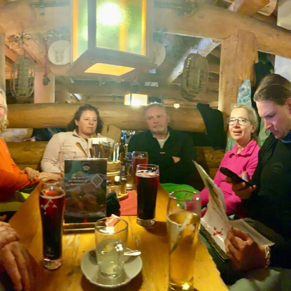 in-der-warmen-Hütte